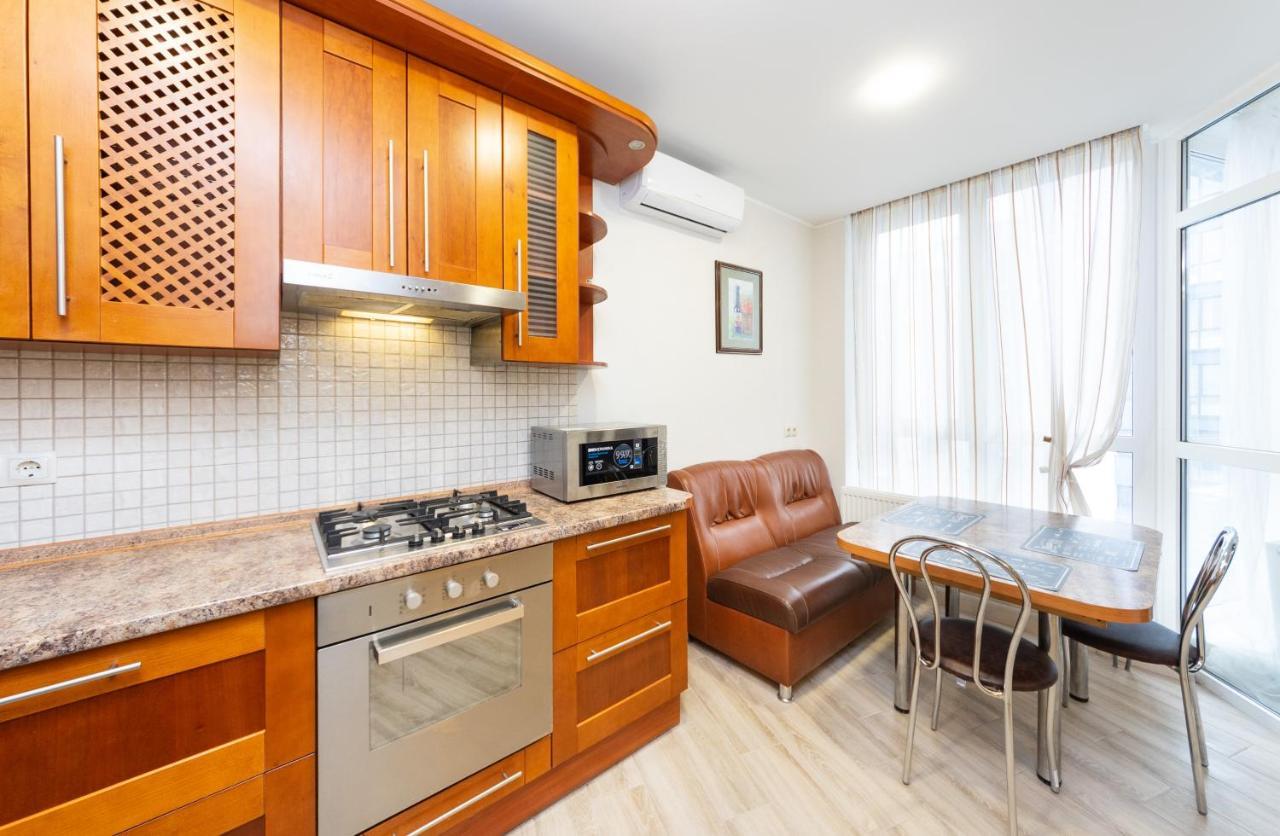 Апартаменты На Центральной Улице Kiev Exterior foto