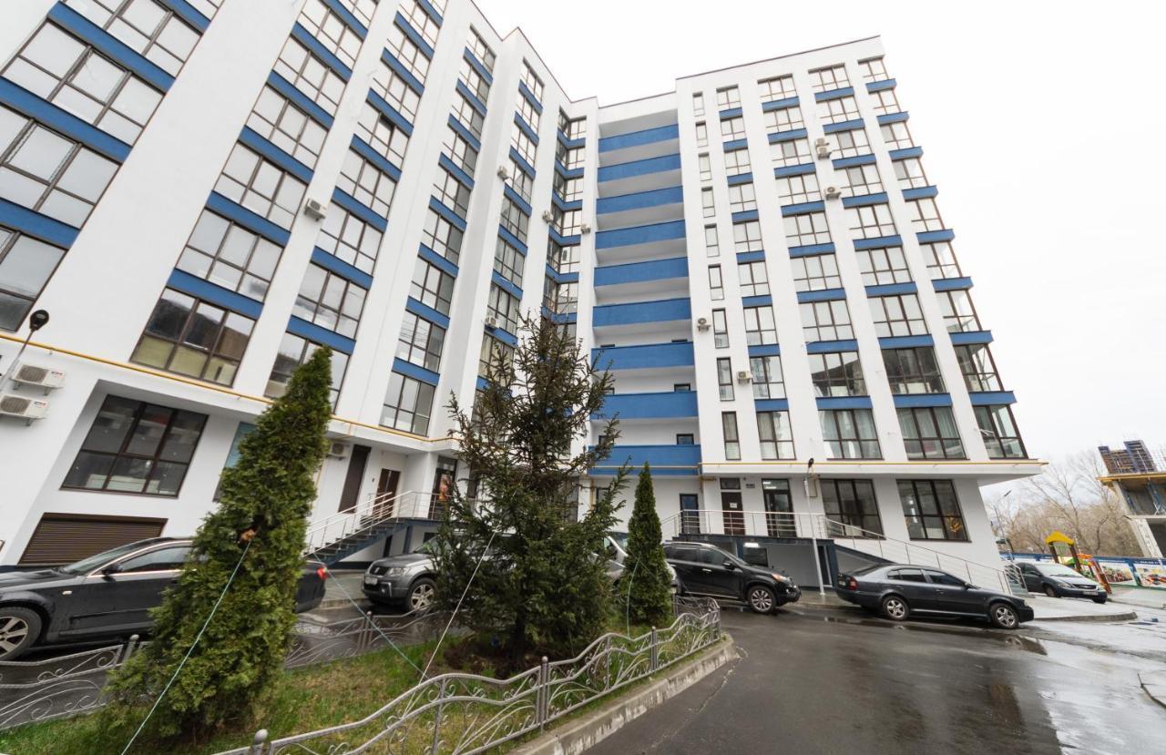 Апартаменты На Центральной Улице Kiev Exterior foto